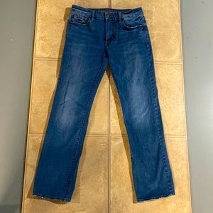 American Eagles outfitters/ 360* Extreme Flex blue jeans